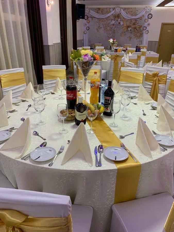 Hostal La Pared Торрес-де-ла-Аламеда Экстерьер фото