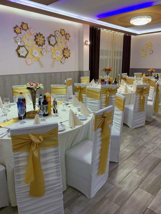 Hostal La Pared Торрес-де-ла-Аламеда Экстерьер фото