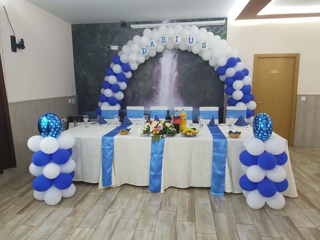 Hostal La Pared Торрес-де-ла-Аламеда Экстерьер фото