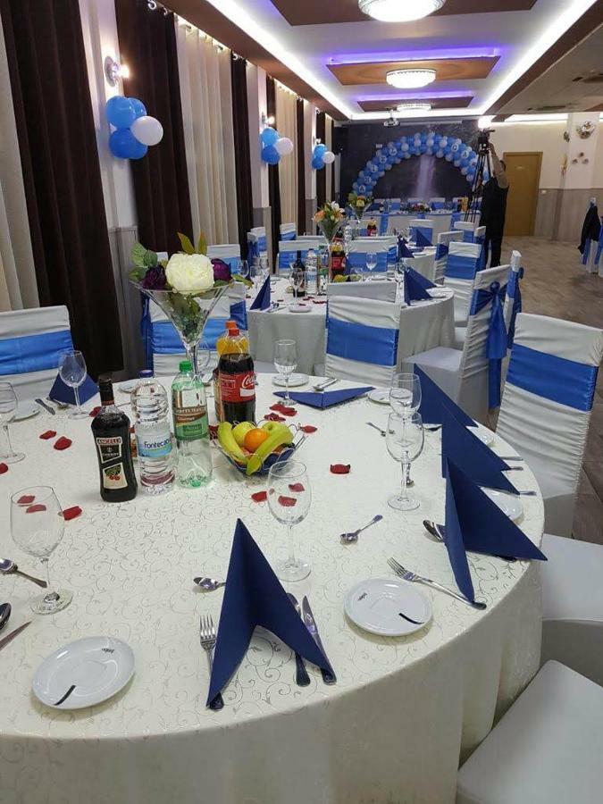 Hostal La Pared Торрес-де-ла-Аламеда Экстерьер фото