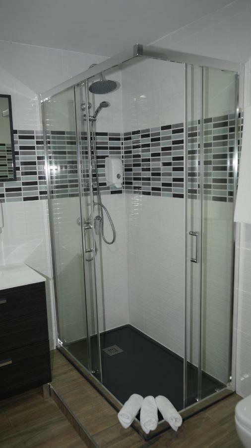 Hostal La Pared Торрес-де-ла-Аламеда Экстерьер фото